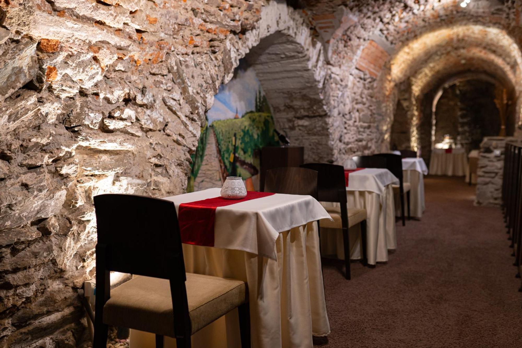 Boutique Hotel Zlaty Dukat Kösice Dış mekan fotoğraf