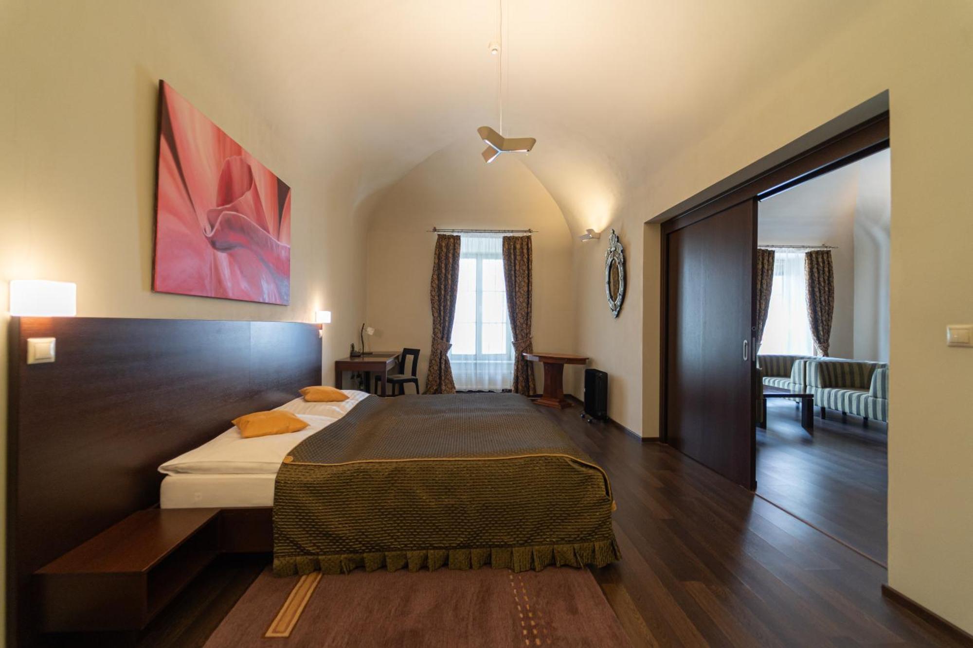 Boutique Hotel Zlaty Dukat Kösice Dış mekan fotoğraf