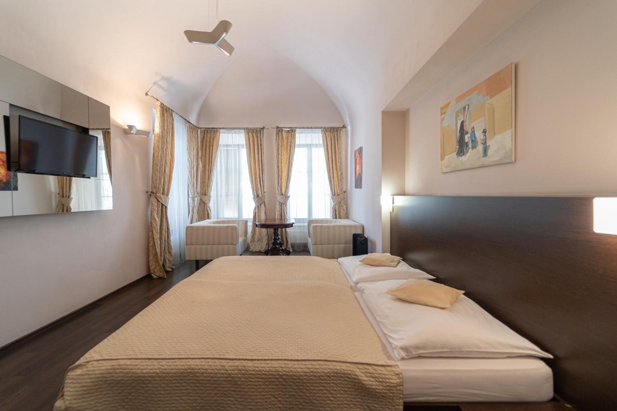 Boutique Hotel Zlaty Dukat Kösice Dış mekan fotoğraf