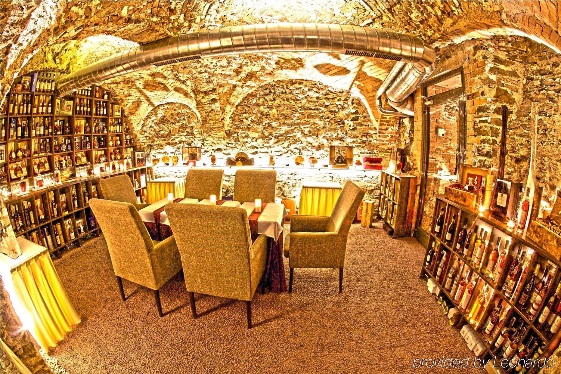 Boutique Hotel Zlaty Dukat Kösice Restoran fotoğraf